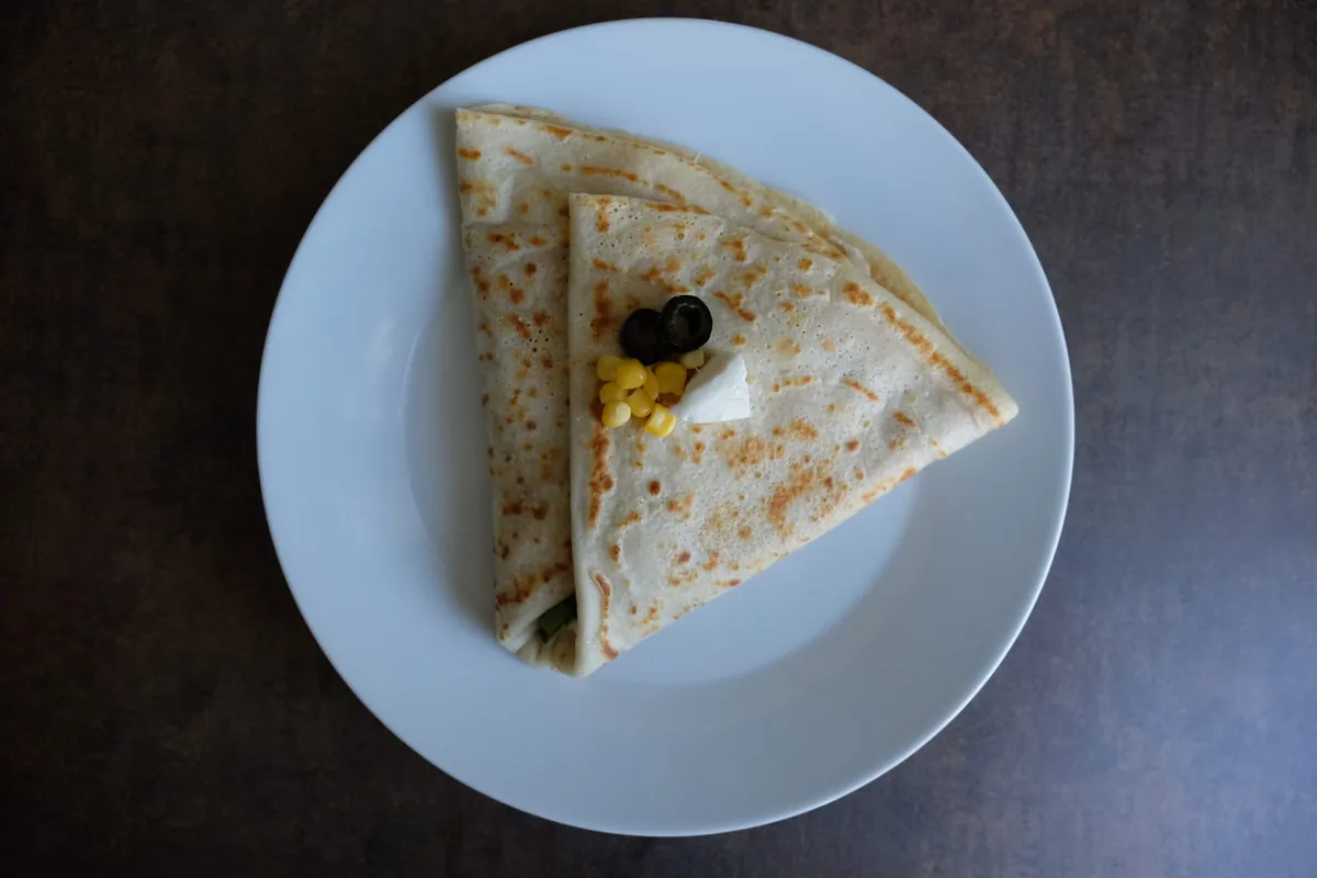 Slaná palačinka Capresse s mozzarellou a rajčaty